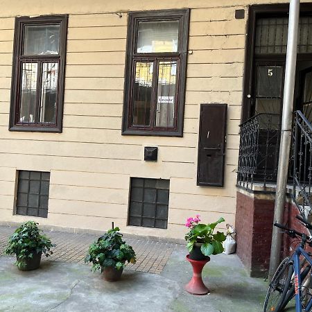 Lavender Apartment Near Heroes' Square & Puskas Stadium Budapest Exterior photo